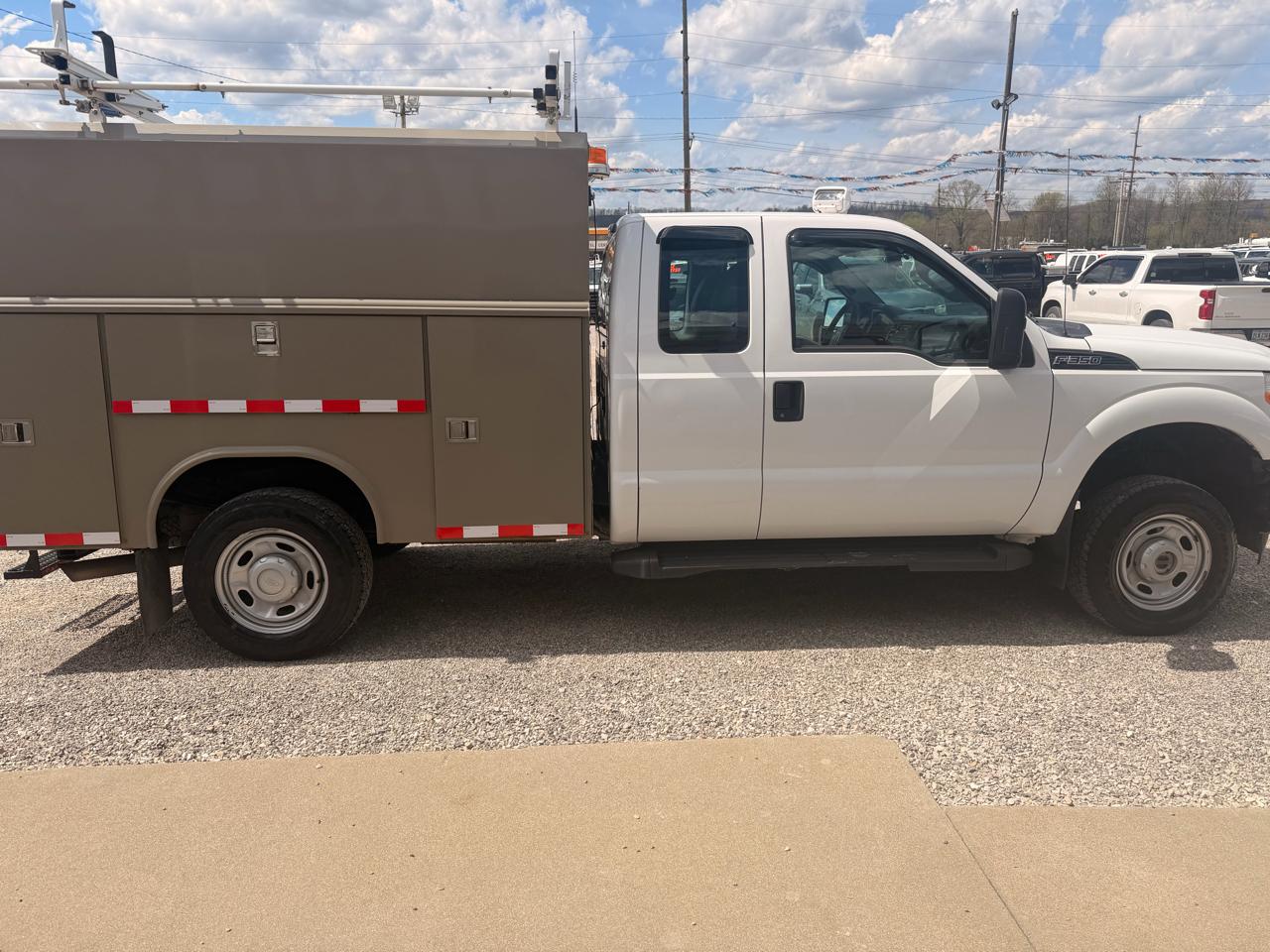 Ford Super Duty F-350 SRW 4WD SuperCab 158" XL 2013