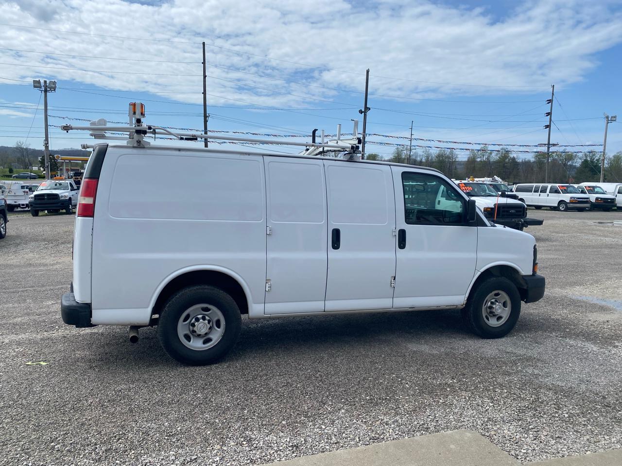 Chevrolet Express Cargo Van RWD 2500 135" 2015