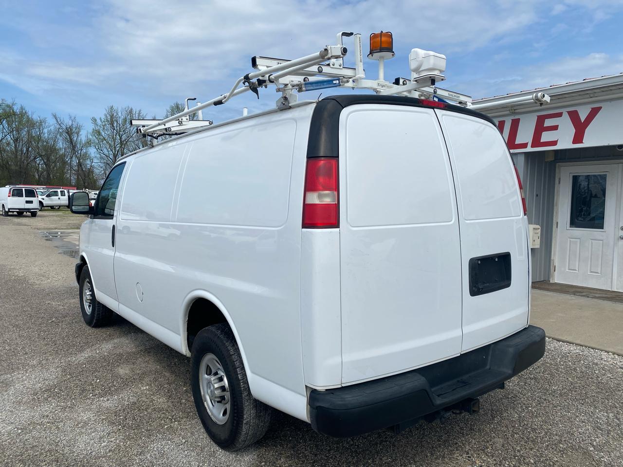 Chevrolet Express Cargo Van RWD 2500 135" 2015