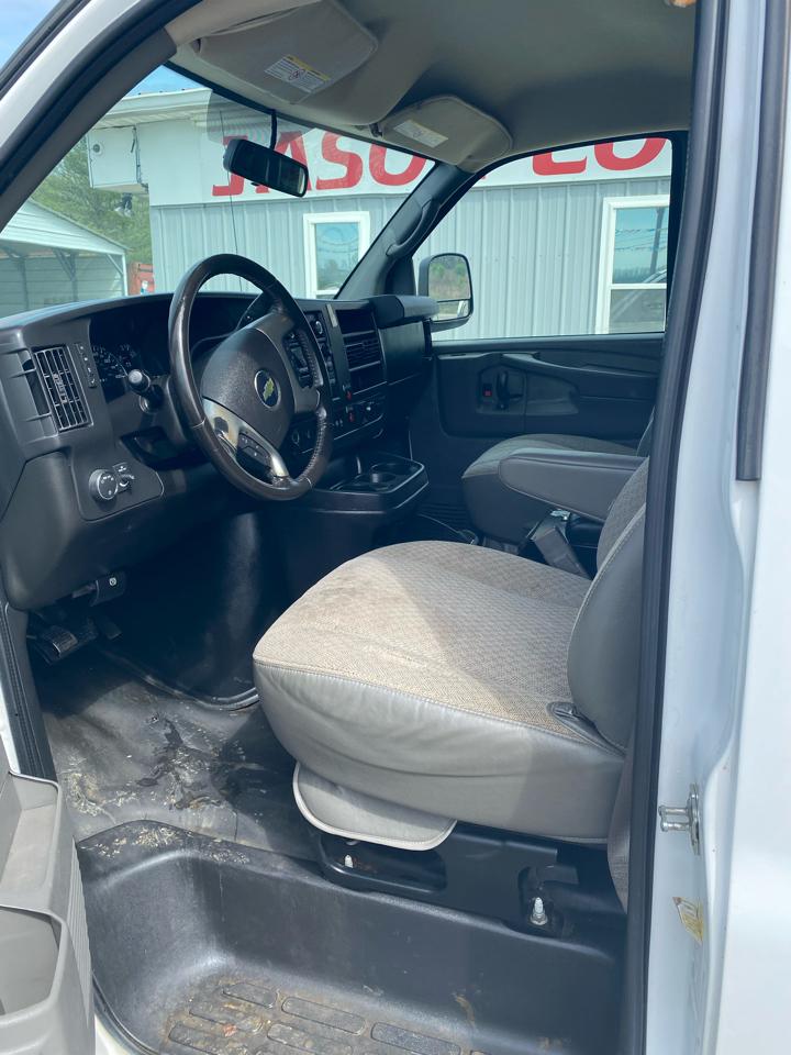 Chevrolet Express Cargo Van RWD 2500 135" 2015