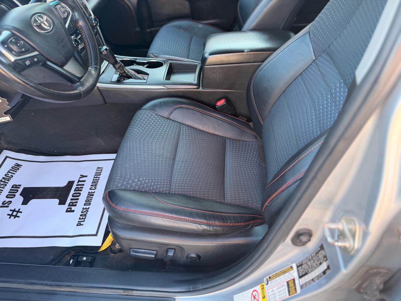 Toyota Camry 4dr Sdn I4 Auto XLE (Natl) 2015