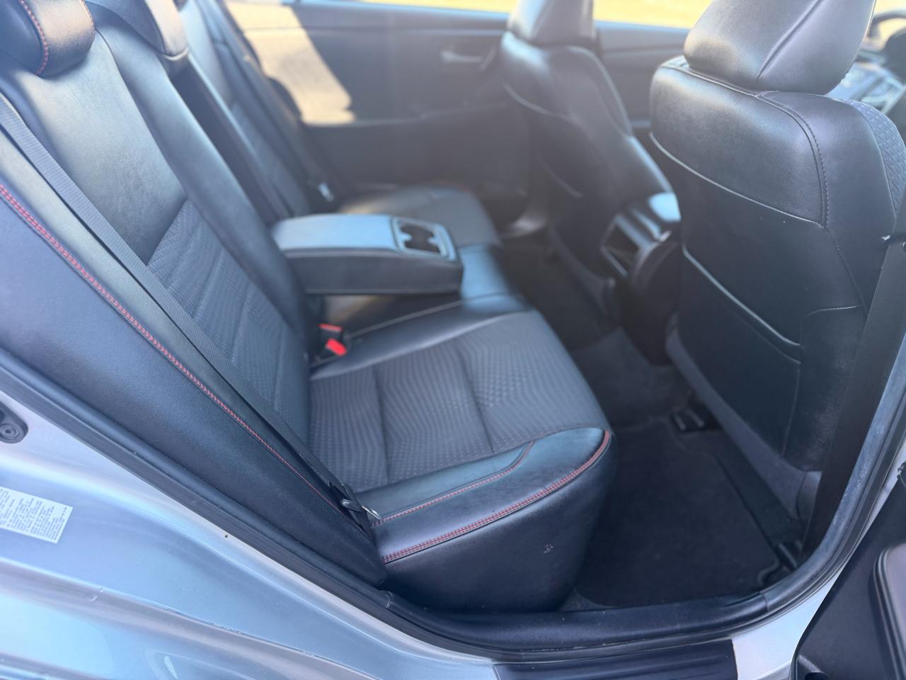 Toyota Camry 4dr Sdn I4 Auto XLE (Natl) 2015