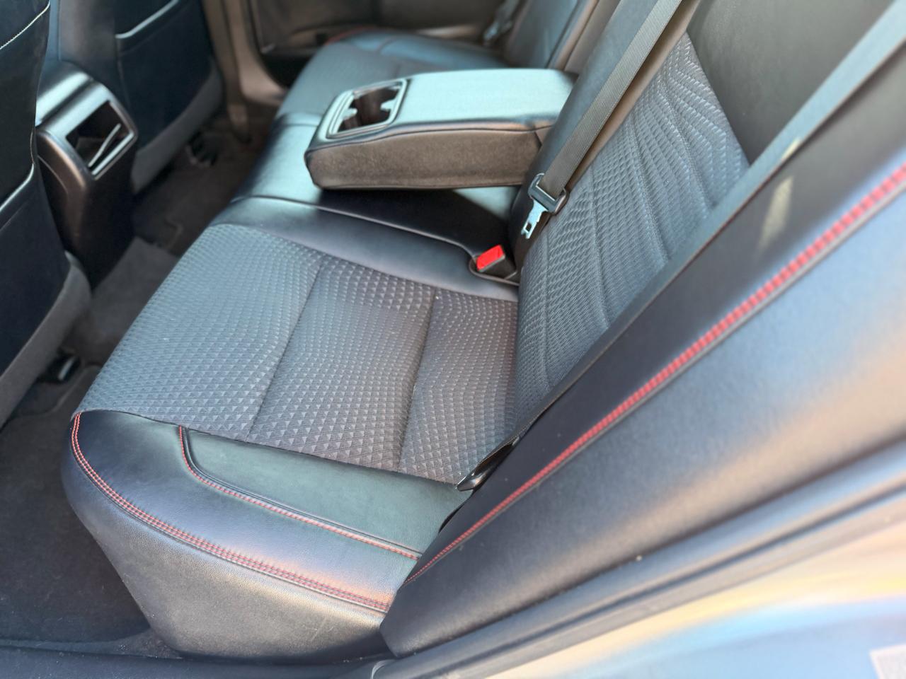 Toyota Camry 4dr Sdn I4 Auto XLE (Natl) 2015