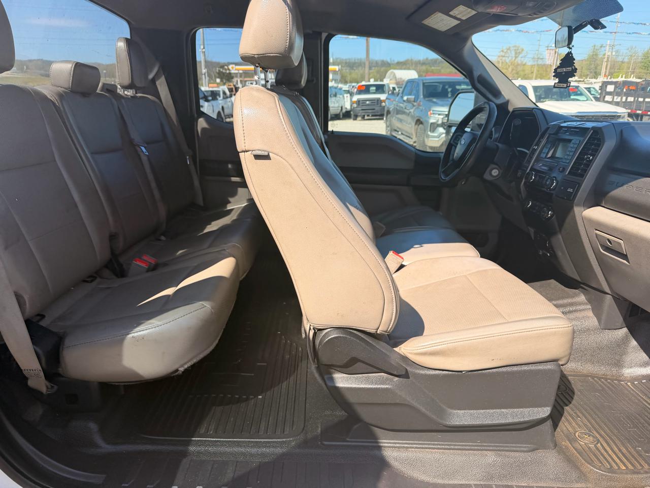 Ford Super Duty F-250 SRW XLT 2WD SuperCab 8' Box 2018