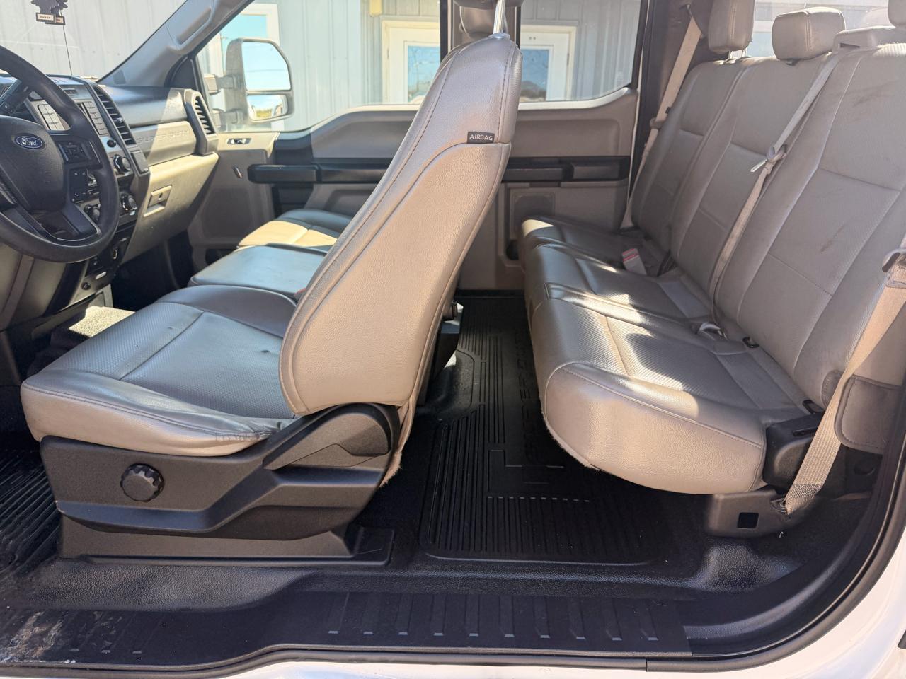 Ford Super Duty F-250 SRW XLT 2WD SuperCab 8' Box 2018