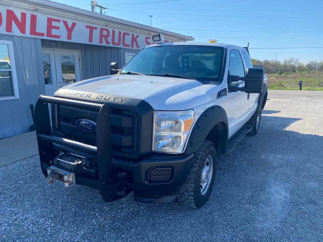Ford Super Duty F-350 SRW 4WD SuperCab 142" XL 2013