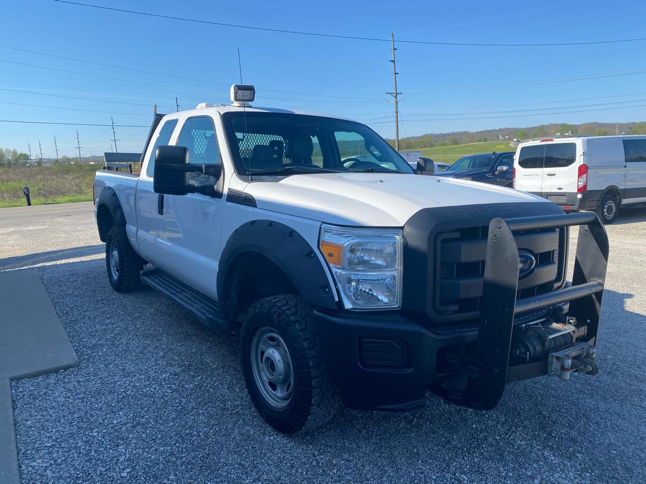 Ford Super Duty F-350 SRW 4WD SuperCab 142" XL 2013