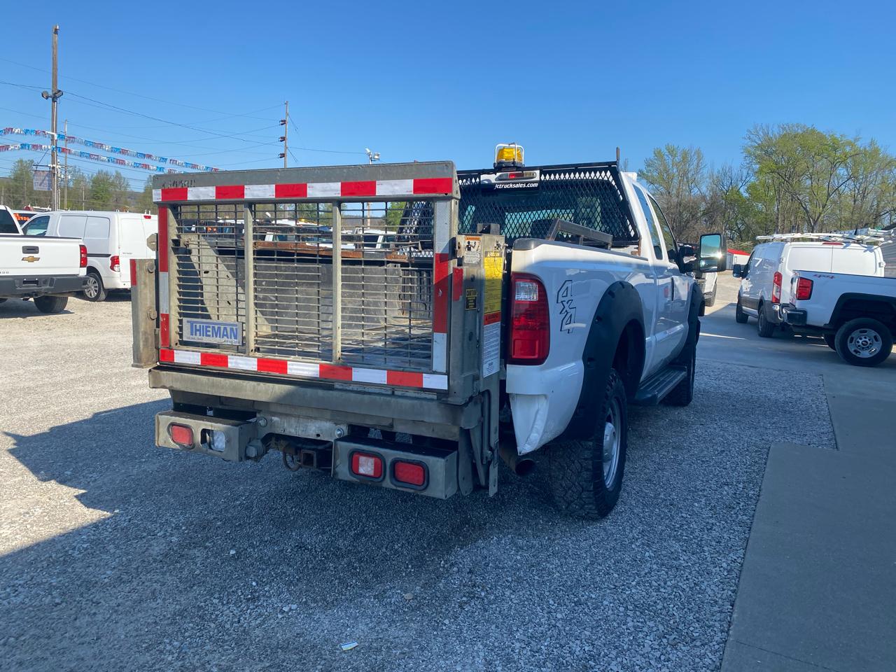 Ford Super Duty F-350 SRW 4WD SuperCab 142" XL 2013