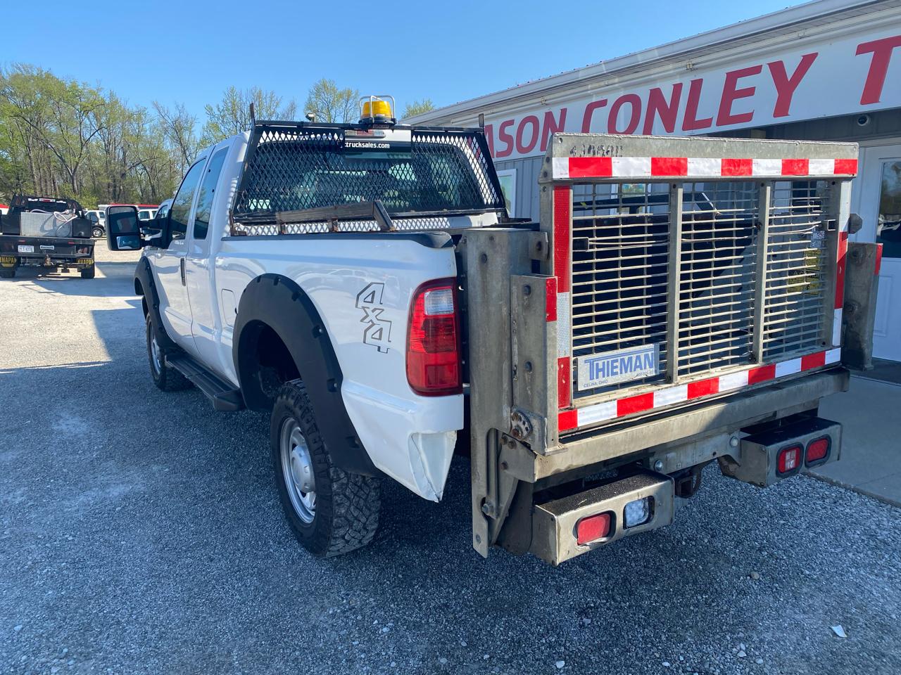 Ford Super Duty F-350 SRW 4WD SuperCab 142" XL 2013