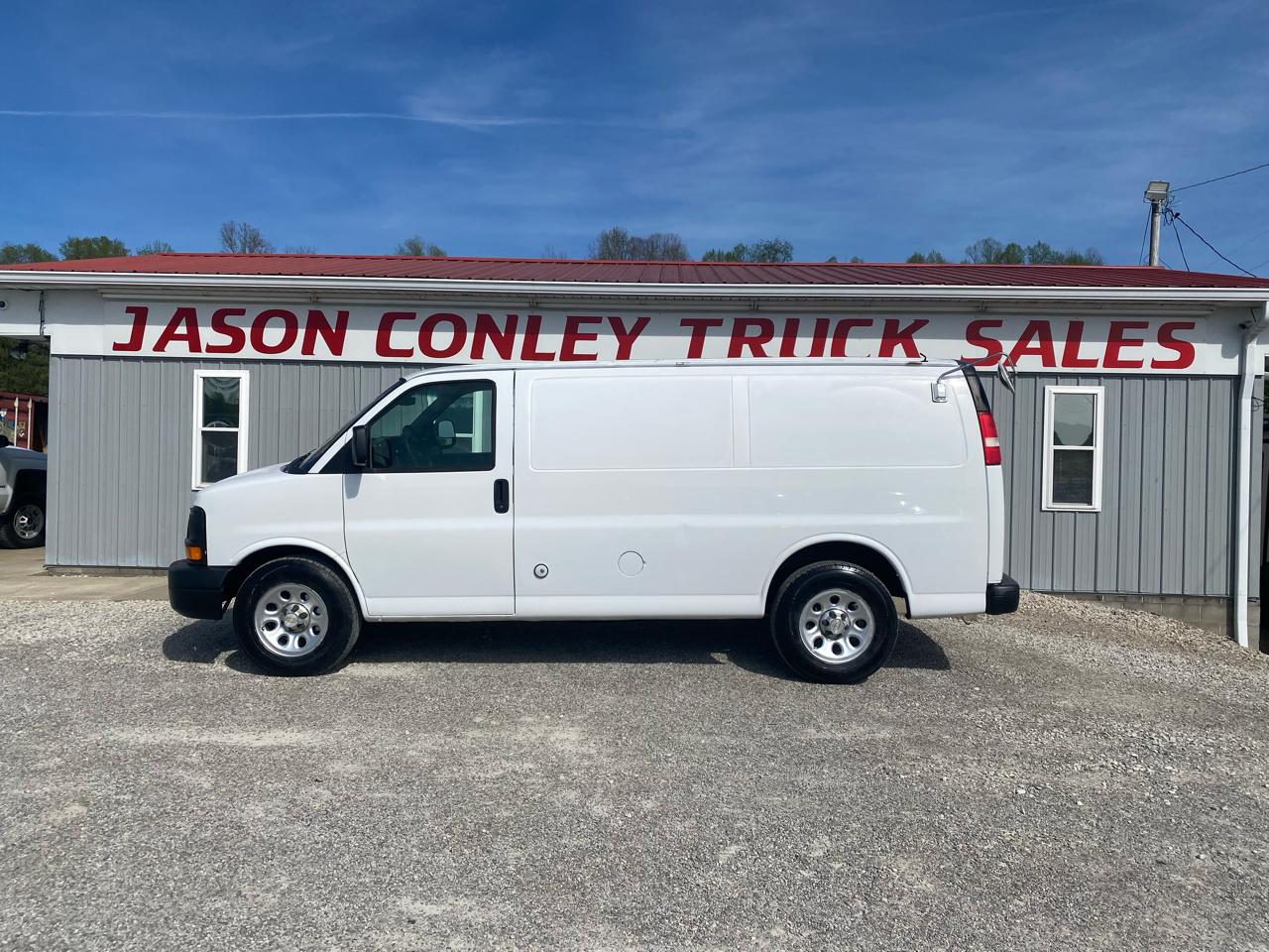 Chevrolet Express Cargo Van RWD 1500 135" 2011