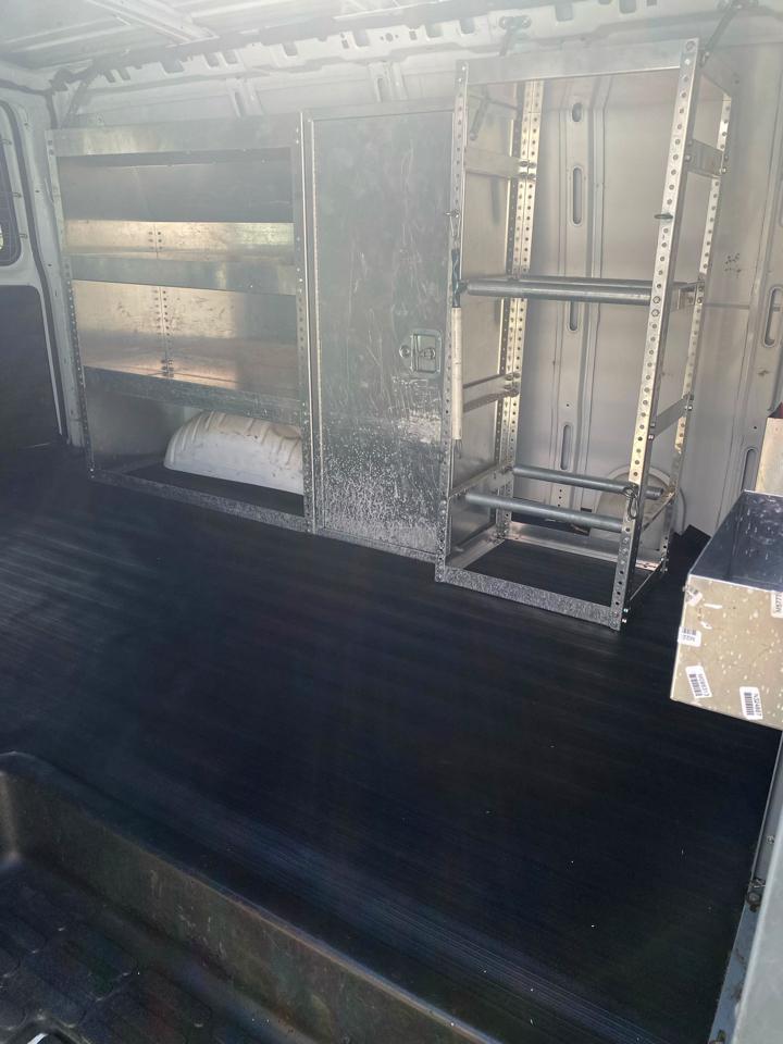 Chevrolet Express Cargo Van RWD 1500 135" 2011