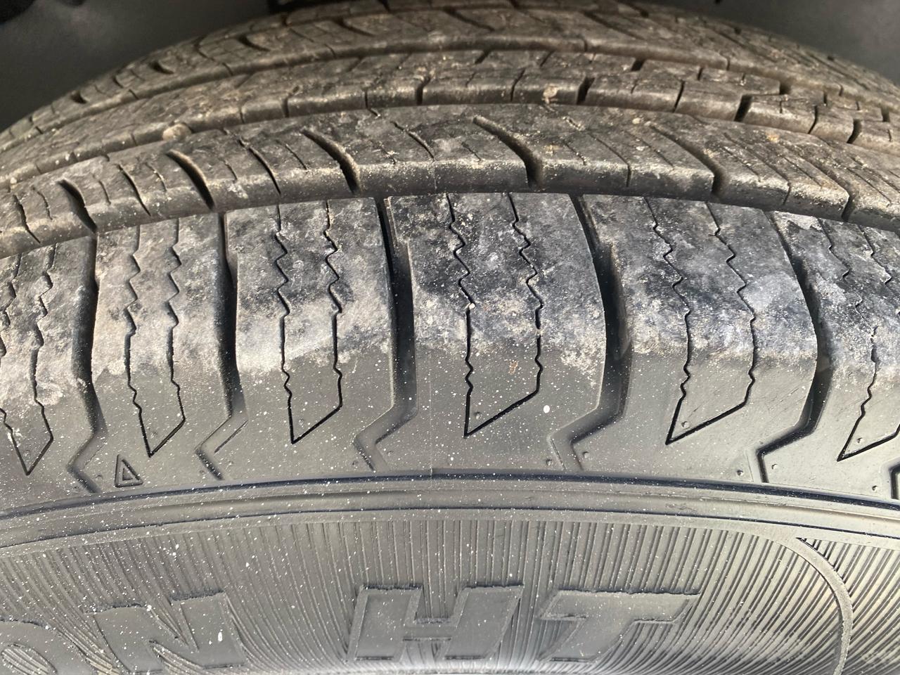 Chevrolet Express Cargo Van RWD 1500 135" 2011