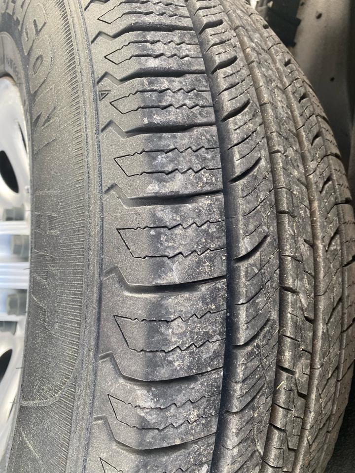 Chevrolet Express Cargo Van RWD 1500 135" 2011