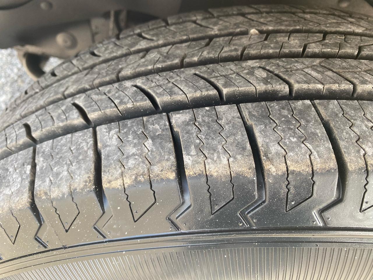 Chevrolet Express Cargo Van RWD 1500 135" 2011