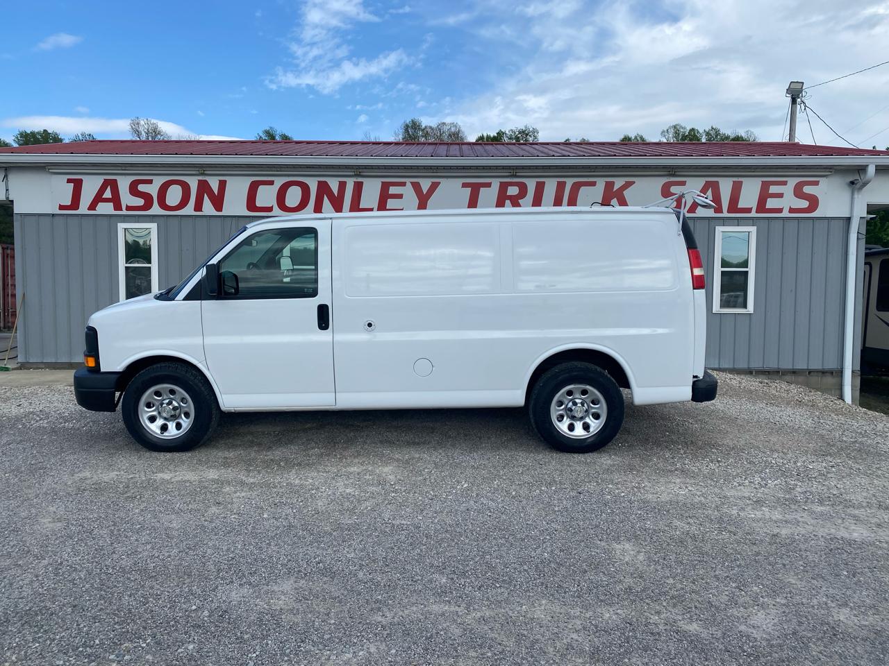 2010 Chevrolet Express Cargo Van RWD 1500 135"