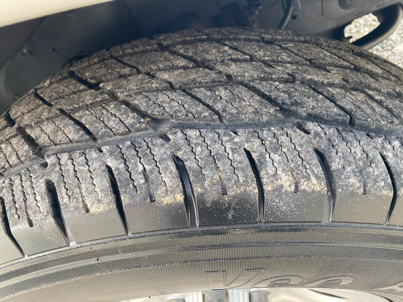 Chevrolet Express Cargo Van RWD 1500 135" 2010