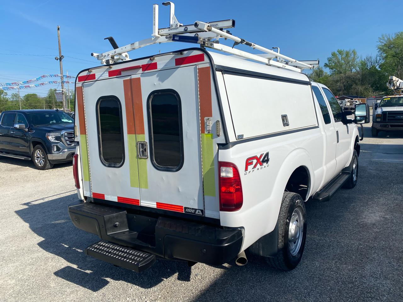 Ford Super Duty F-250 SRW 4WD SuperCab 142" Lariat 2015