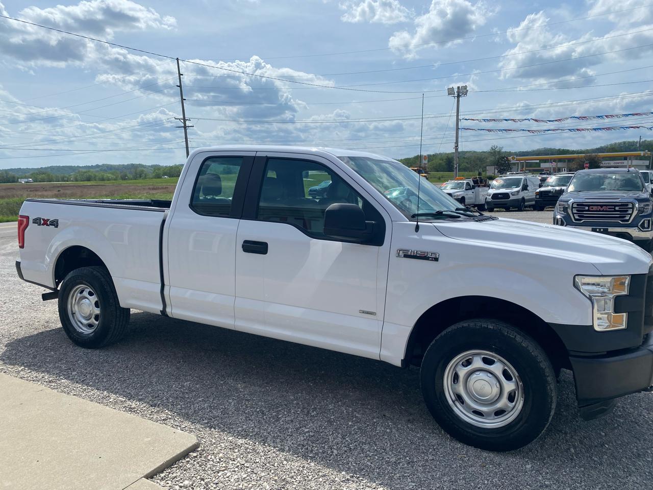 Ford F-150 4WD SuperCab 145" XL 2015