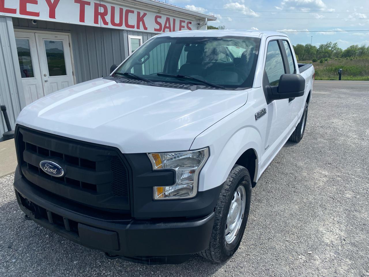 Ford F-150 4WD SuperCab 145" XL 2015