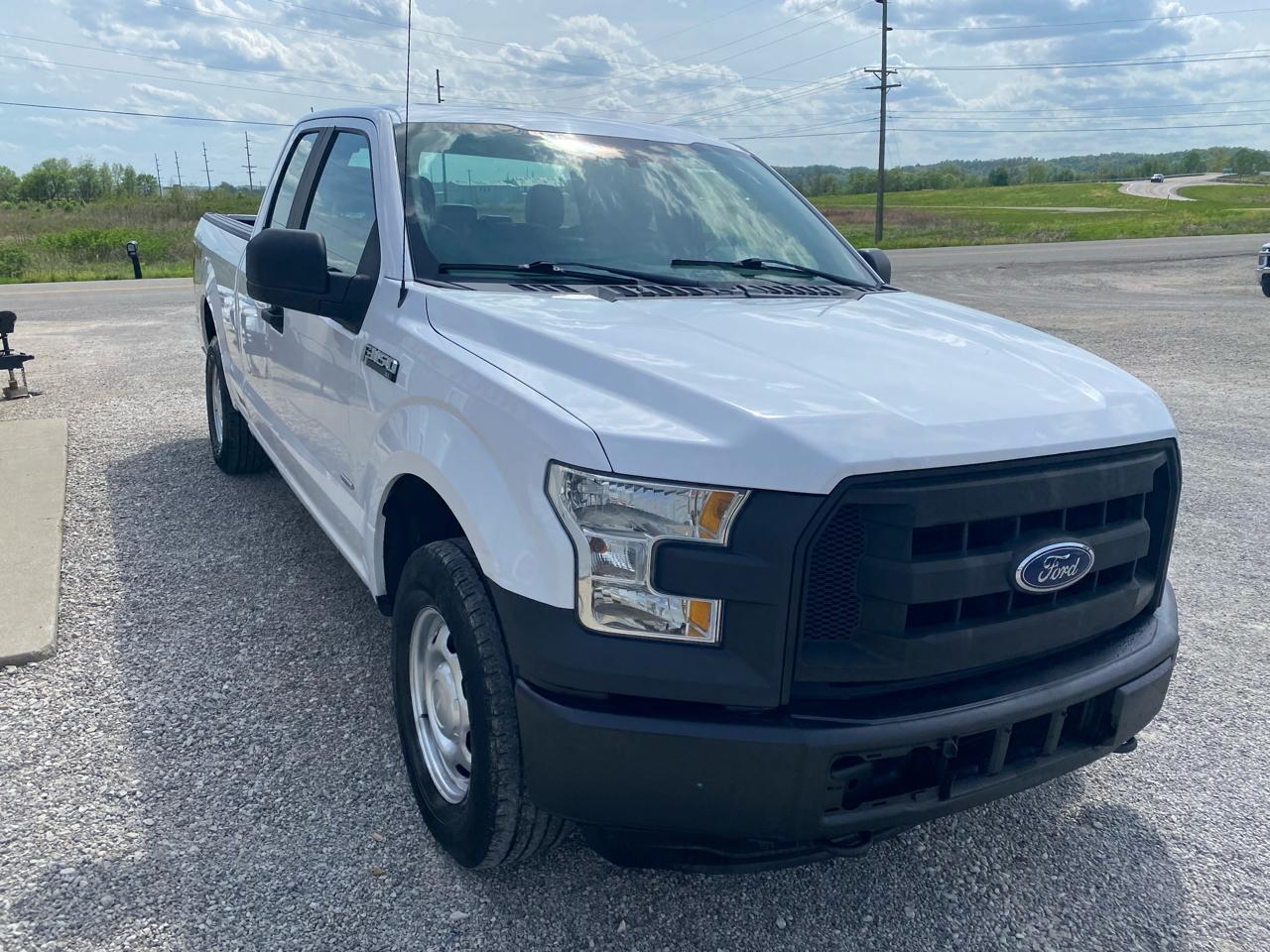 Ford F-150 4WD SuperCab 145" XL 2015