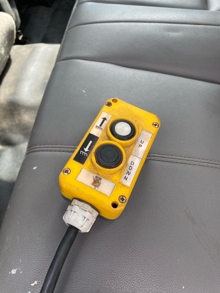 Chevrolet Silverado 3500HD 4WD Crew Cab 171.5" WB, 59.4" CA WT 2014