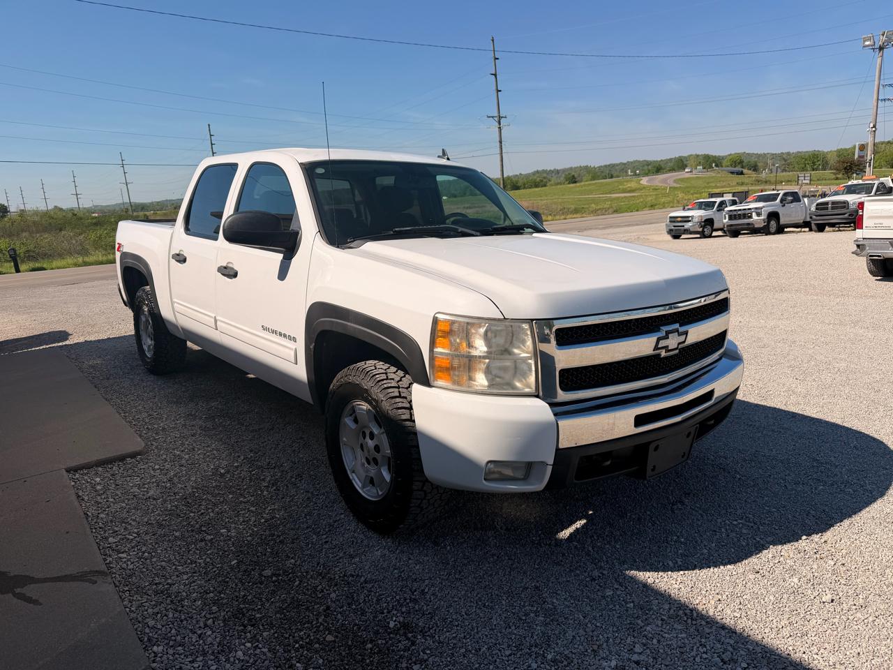 Chevrolet Silverado 1500 4WD Crew Cab 143.5" LT 2011
