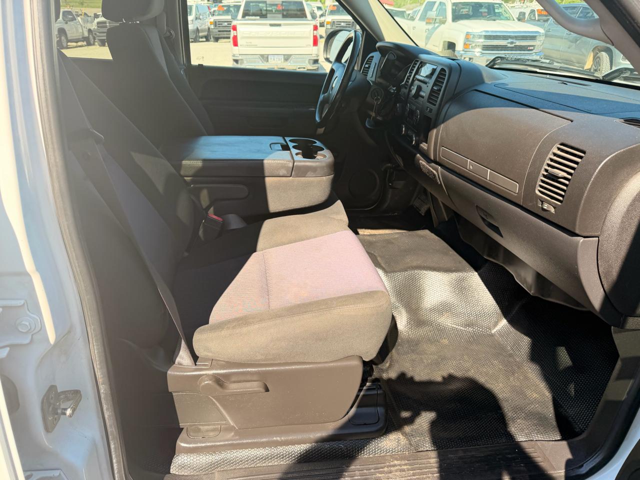 Chevrolet Silverado 1500 4WD Crew Cab 143.5" LT 2011