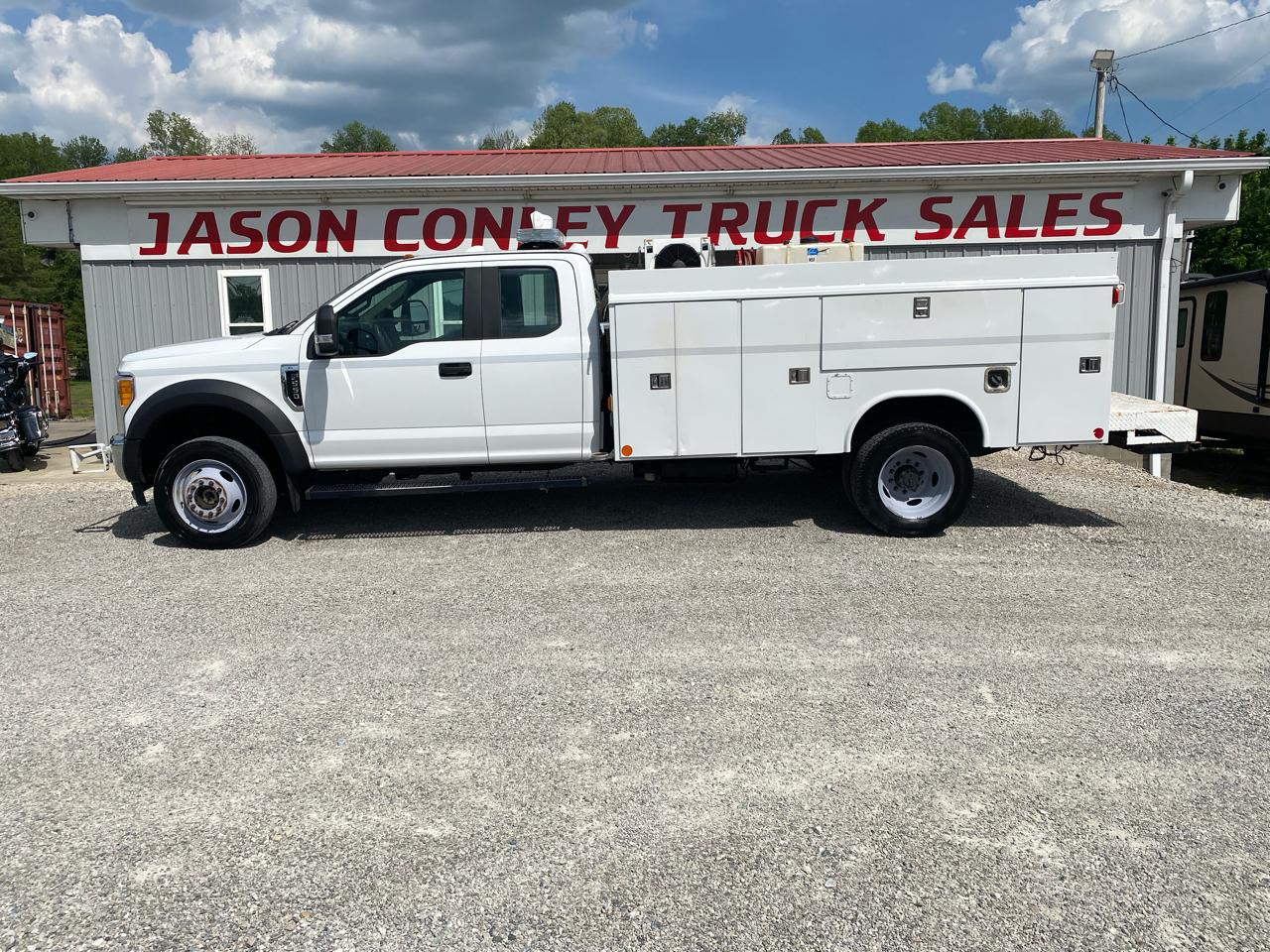 Ford Super Duty F-550 DRW XL 4WD SuperCab 192" WB 84" CA 2017