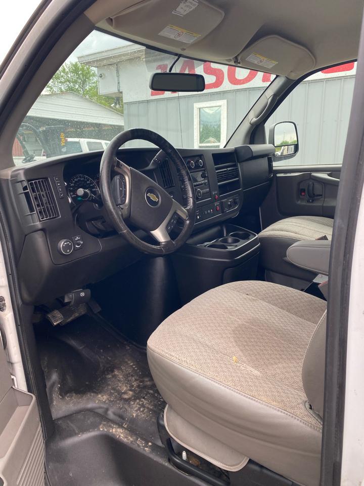 Chevrolet Express Cargo Van RWD 2500 135" 2015
