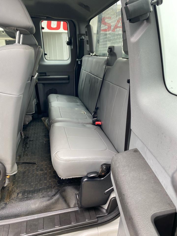 Ford Super Duty F-350 SRW 2WD Crew Cab 156" XL 2012