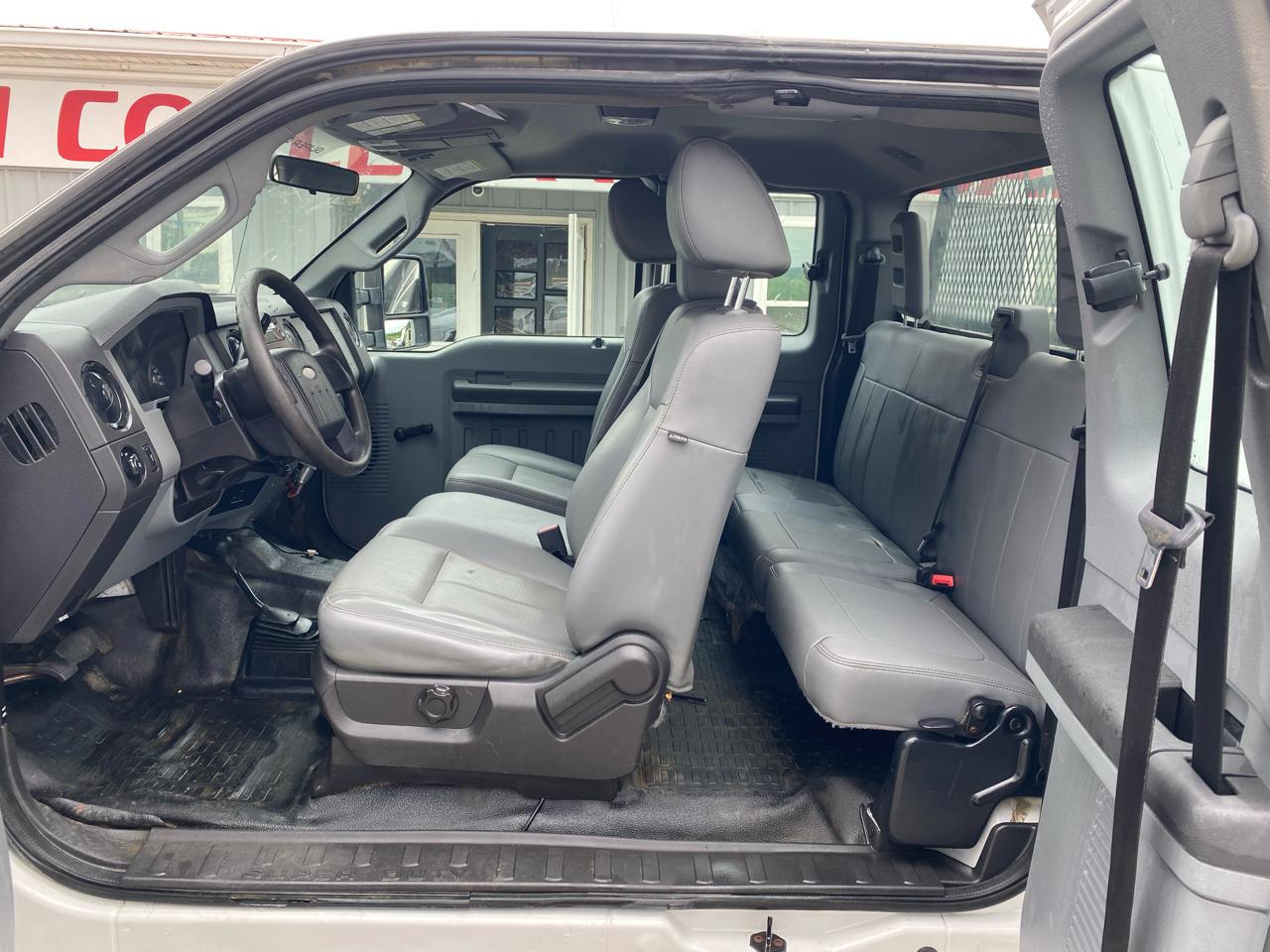 Ford Super Duty F-350 SRW 2WD Crew Cab 156" XL 2012