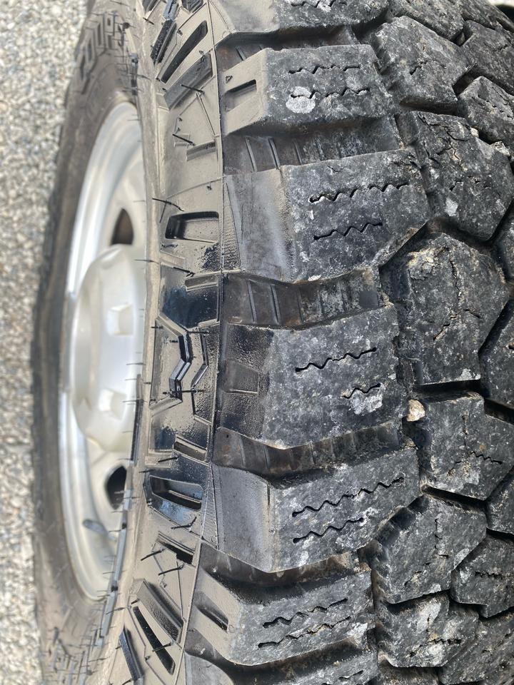 Ford Super Duty F-350 SRW 4WD Reg Cab 141" WB 60" CA XL 2012