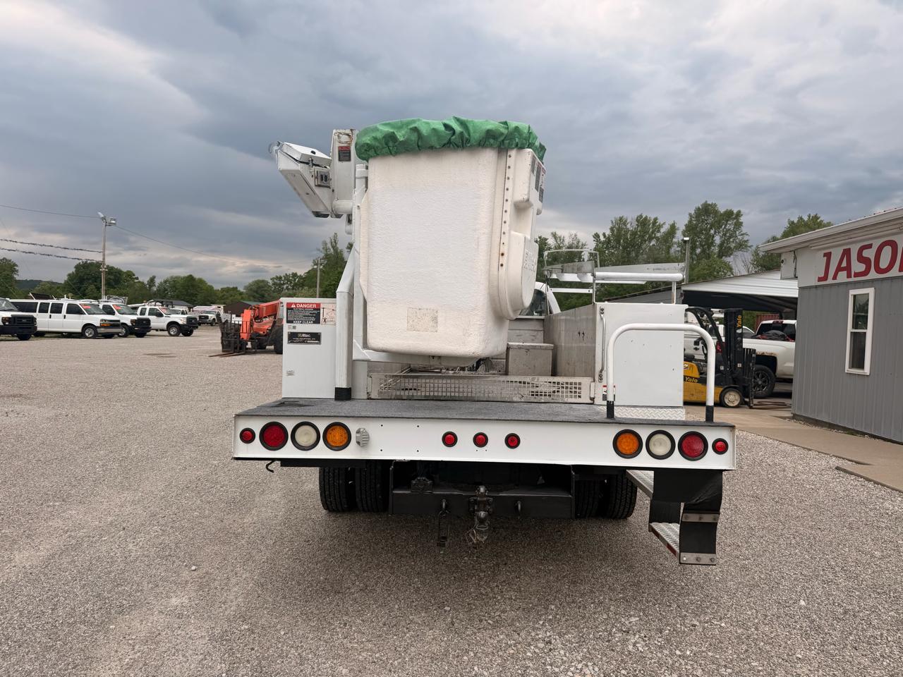 Ford Super Duty F-450 DRW 2WD Reg Cab 141" WB 60" CA XLT 2008