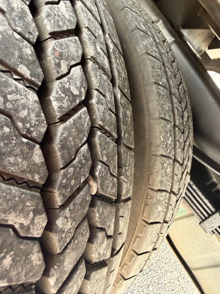Ford Super Duty F-450 DRW 2WD Reg Cab 141" WB 60" CA XLT 2008