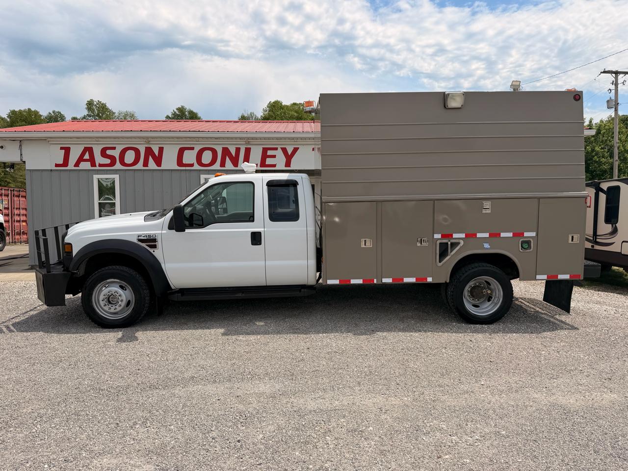 2008 Ford Super Duty F-450 DRW 4WD SuperCab 186" WB 84" CA XL