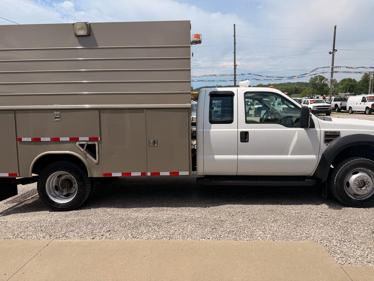 Ford Super Duty F-450 DRW 4WD SuperCab 186" WB 84" CA XL 2008