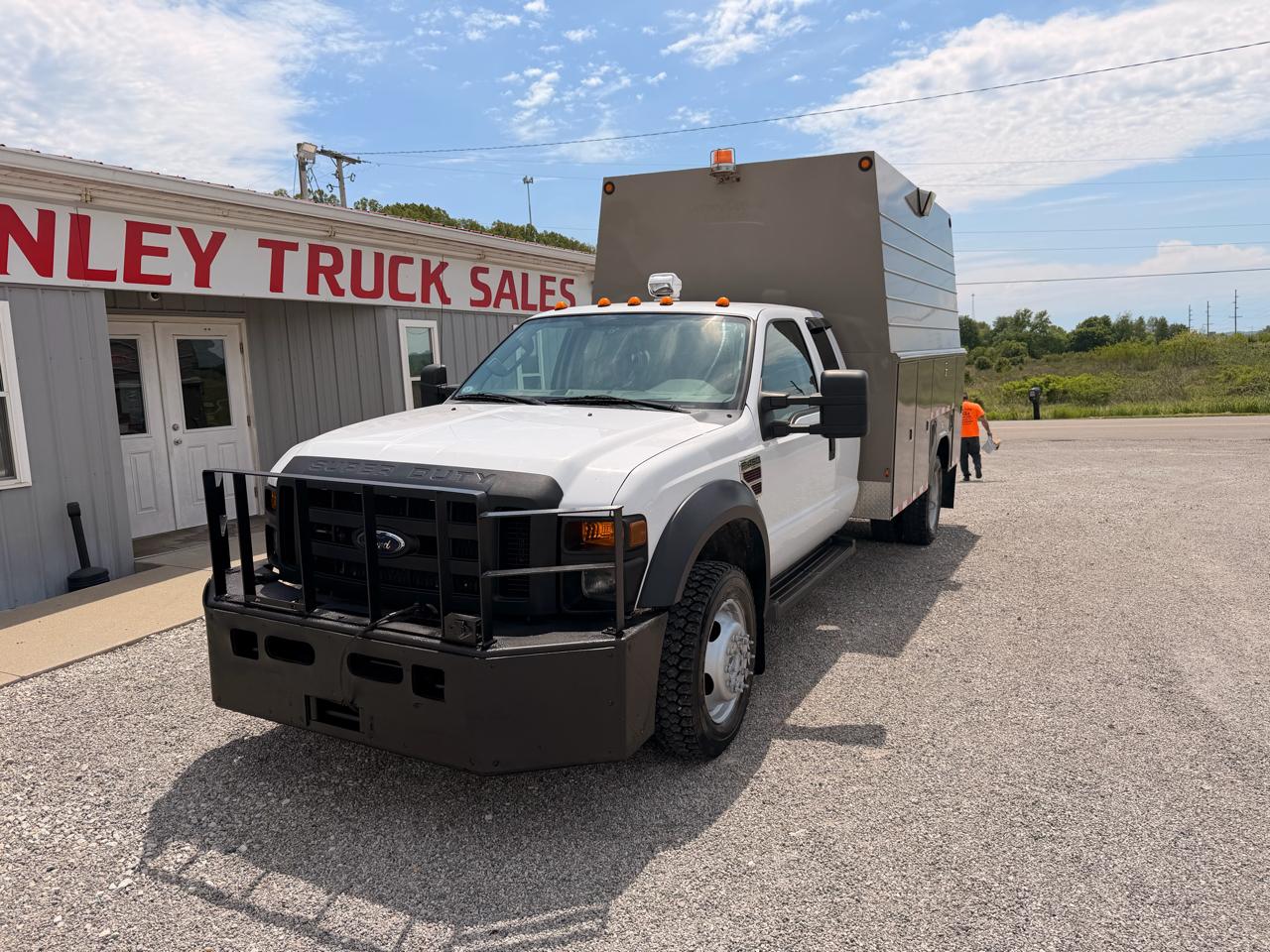 Ford Super Duty F-450 DRW 4WD SuperCab 186" WB 84" CA XL 2008