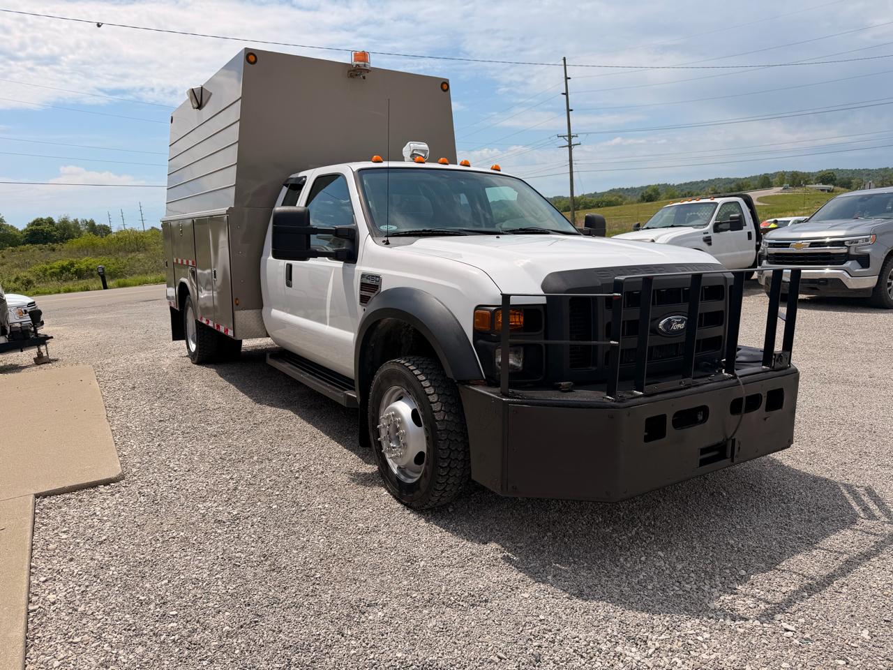 Ford Super Duty F-450 DRW 4WD SuperCab 186" WB 84" CA XL 2008