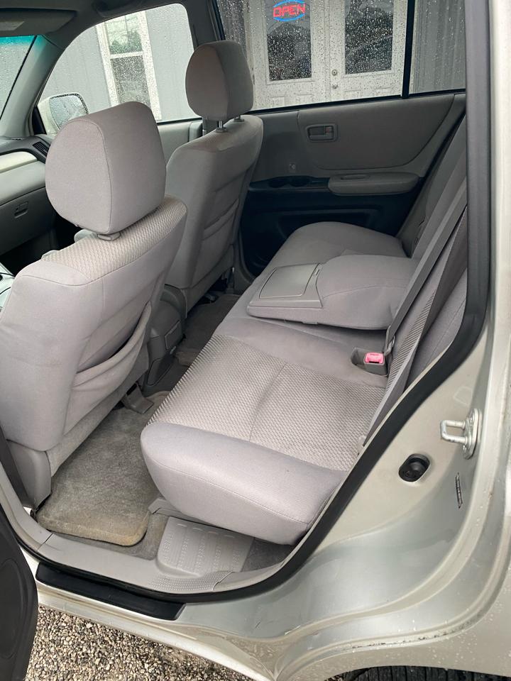 Toyota Highlander 4dr V6 4WD (Natl) 2004