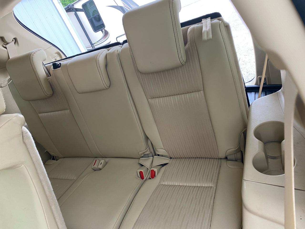 Toyota Highlander LE V6 FWD (Natl) 2017