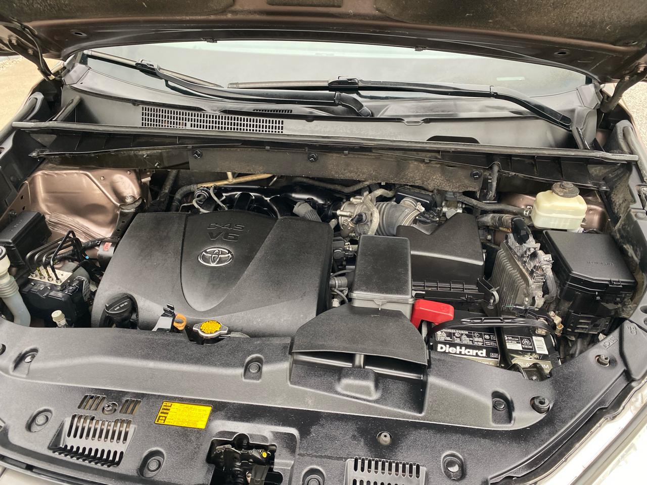 Toyota Highlander LE V6 FWD (Natl) 2017