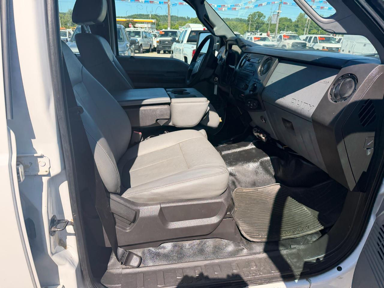 Ford Super Duty F-250 SRW 4WD Crew Cab 156" XL 2012