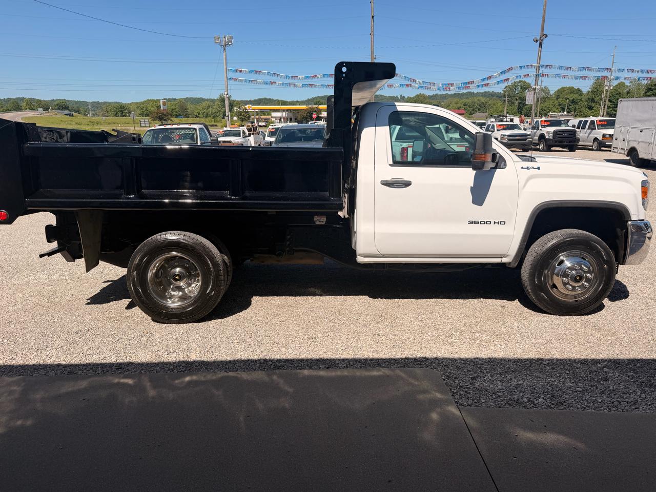 GMC Sierra 3500HD 4WD Reg Cab 137.5" WB, 59.06" CA 2017