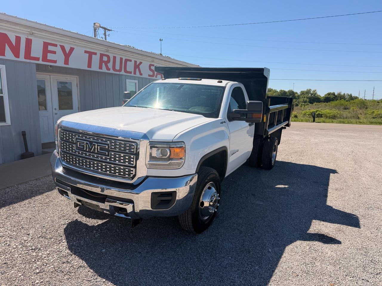GMC Sierra 3500HD 4WD Reg Cab 137.5" WB, 59.06" CA 2017