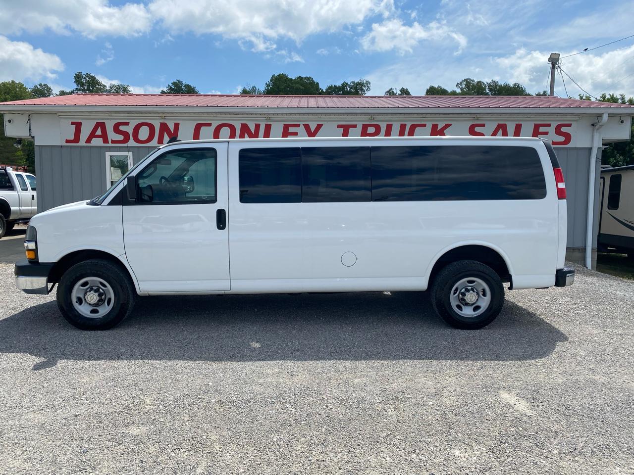 2020 Chevrolet Express Passenger RWD 3500 155" LT