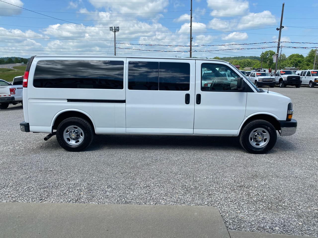 Chevrolet Express Passenger RWD 3500 155" LT 2020