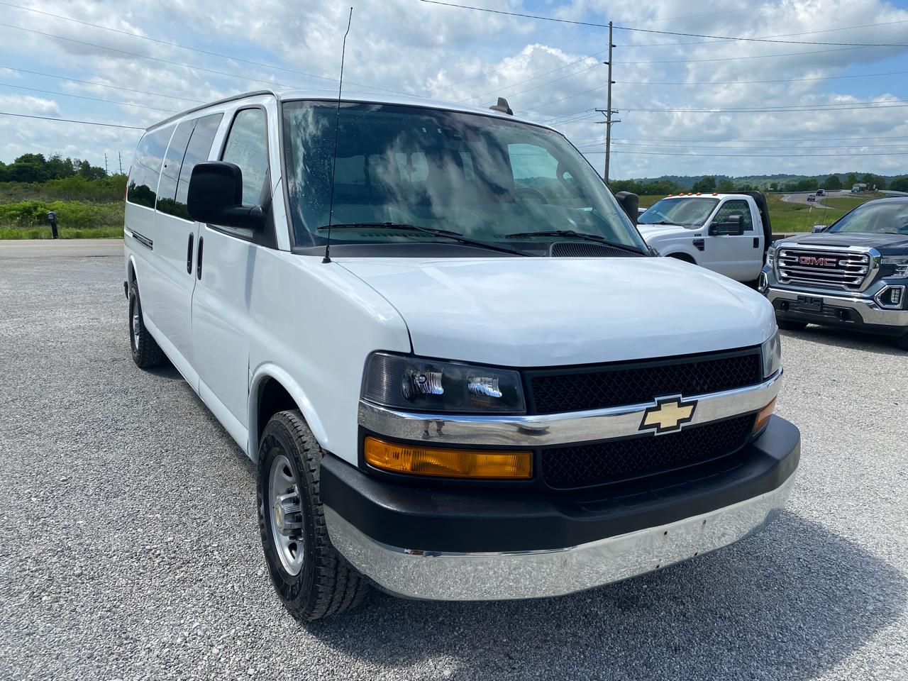 Chevrolet Express Passenger RWD 3500 155" LT 2020