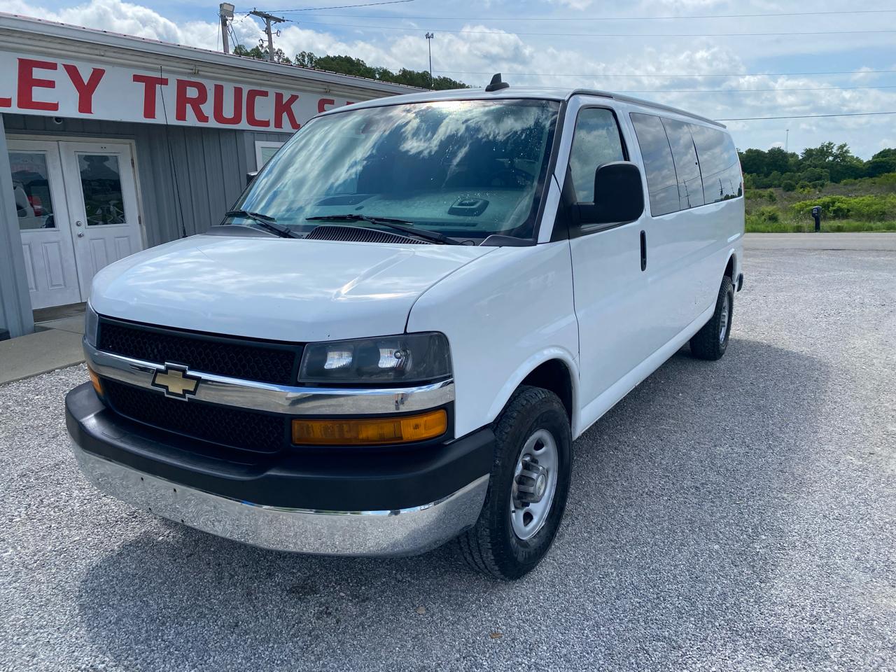Chevrolet Express Passenger RWD 3500 155" LT 2020