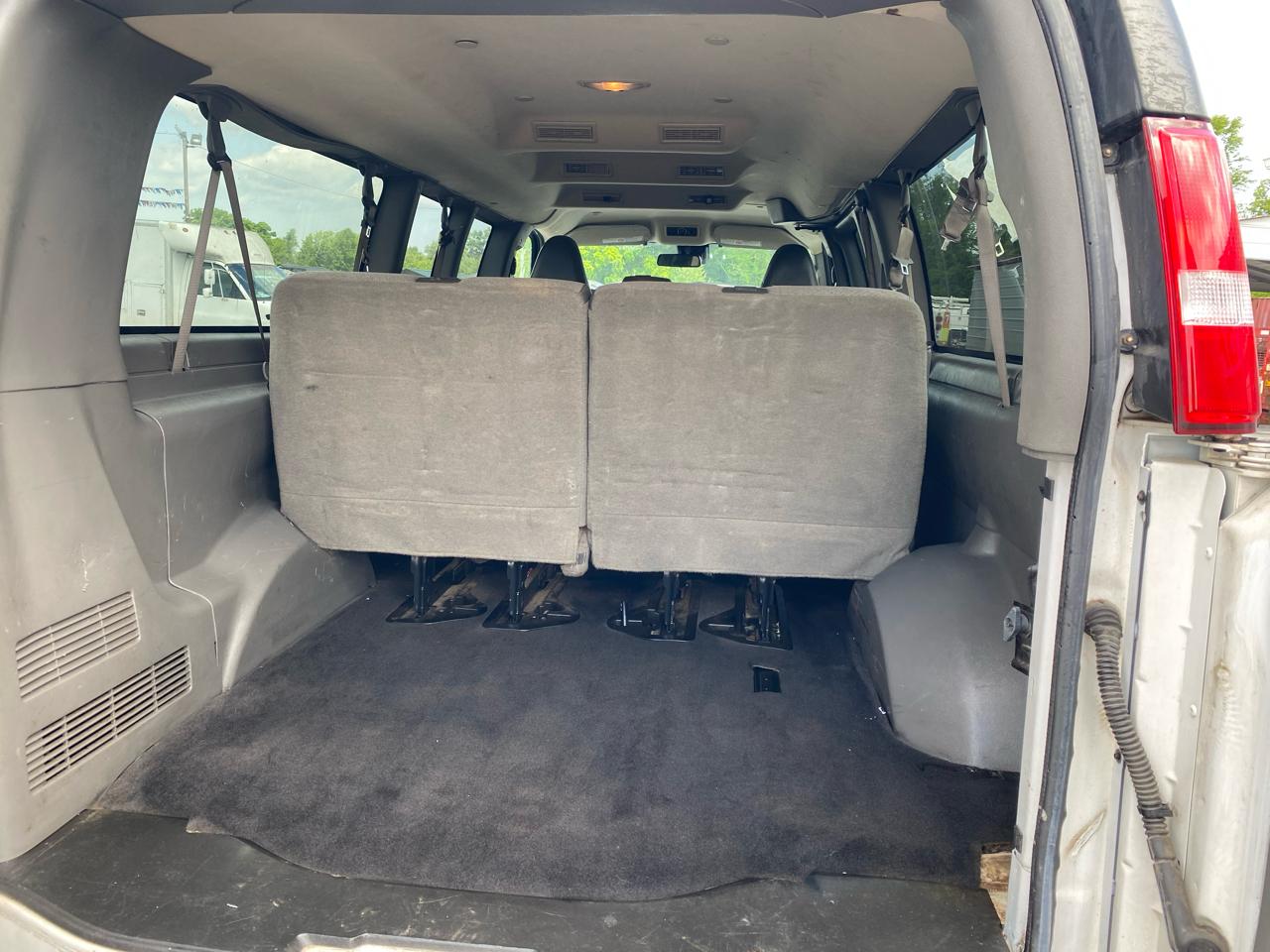Chevrolet Express Passenger RWD 3500 155" LT 2020