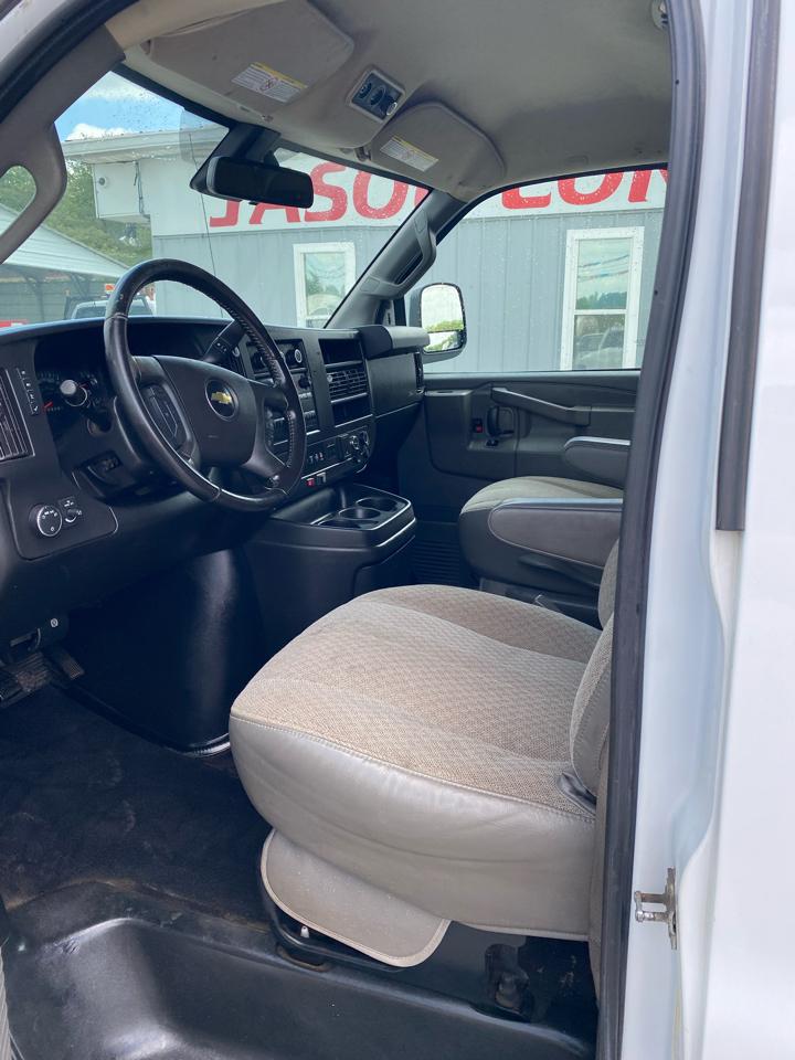 Chevrolet Express Passenger RWD 3500 155" LT 2020